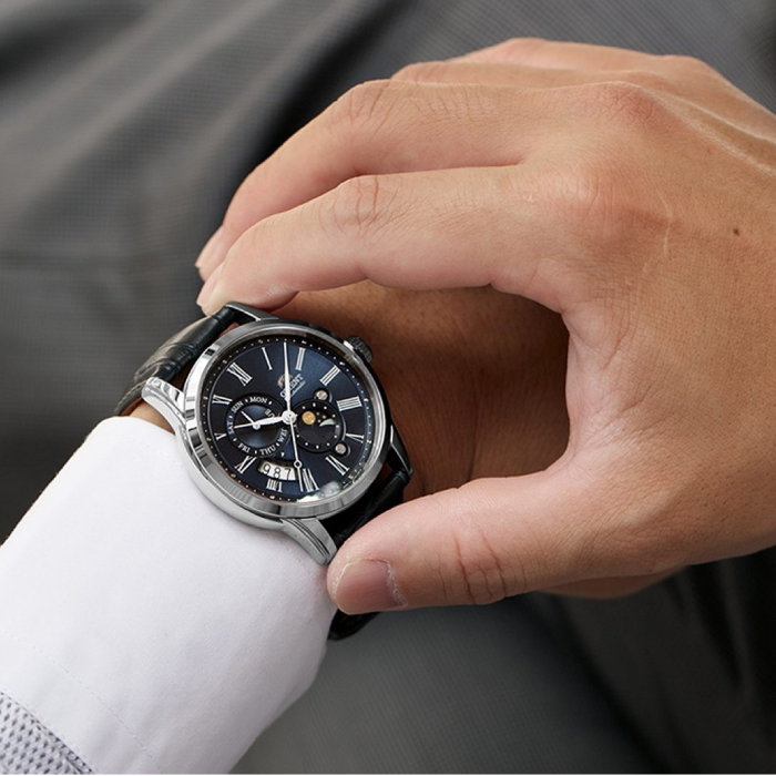 Мъжки ръчен часовник с механичен механизъм - корпус от Стомана - Естествена кожа - цвят Син Син