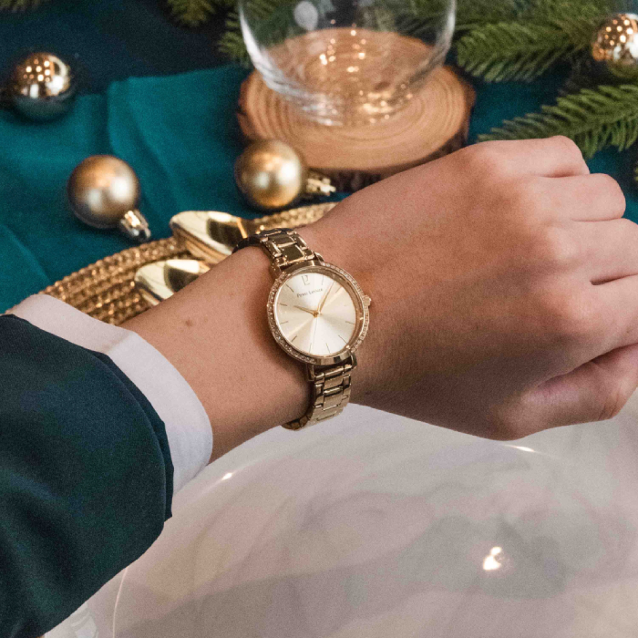 Дамски ръчен часовник с кварцов механизъм - корпус от Стомана - Стоманена верижка - цвят Злато Злато