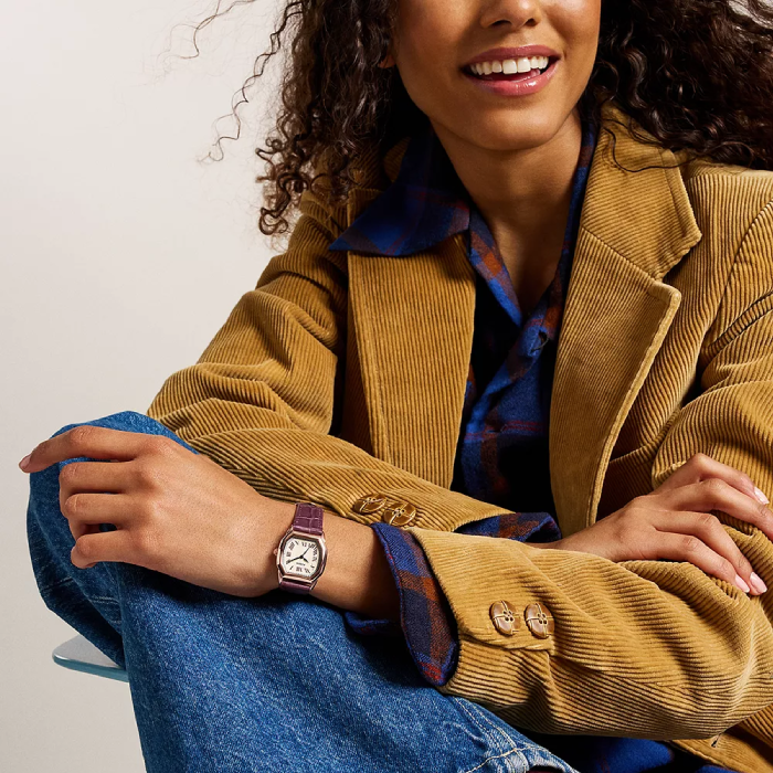 Дамски ръчен часовник с кварцов механизъм - корпус от Стомана - Естествена кожа - цвят Шампанско