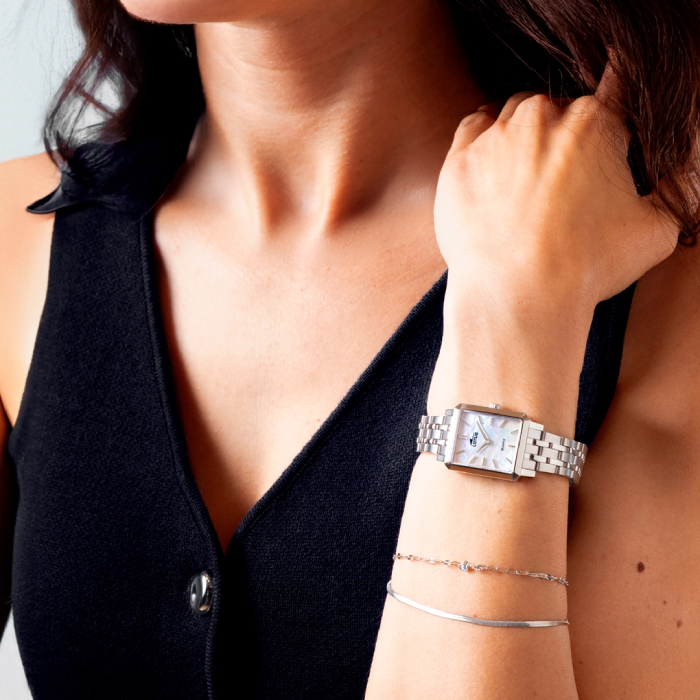 Дамски ръчен часовник с кварцов механизъм - корпус от Стомана - Стоманена верижка - цвят Седеф