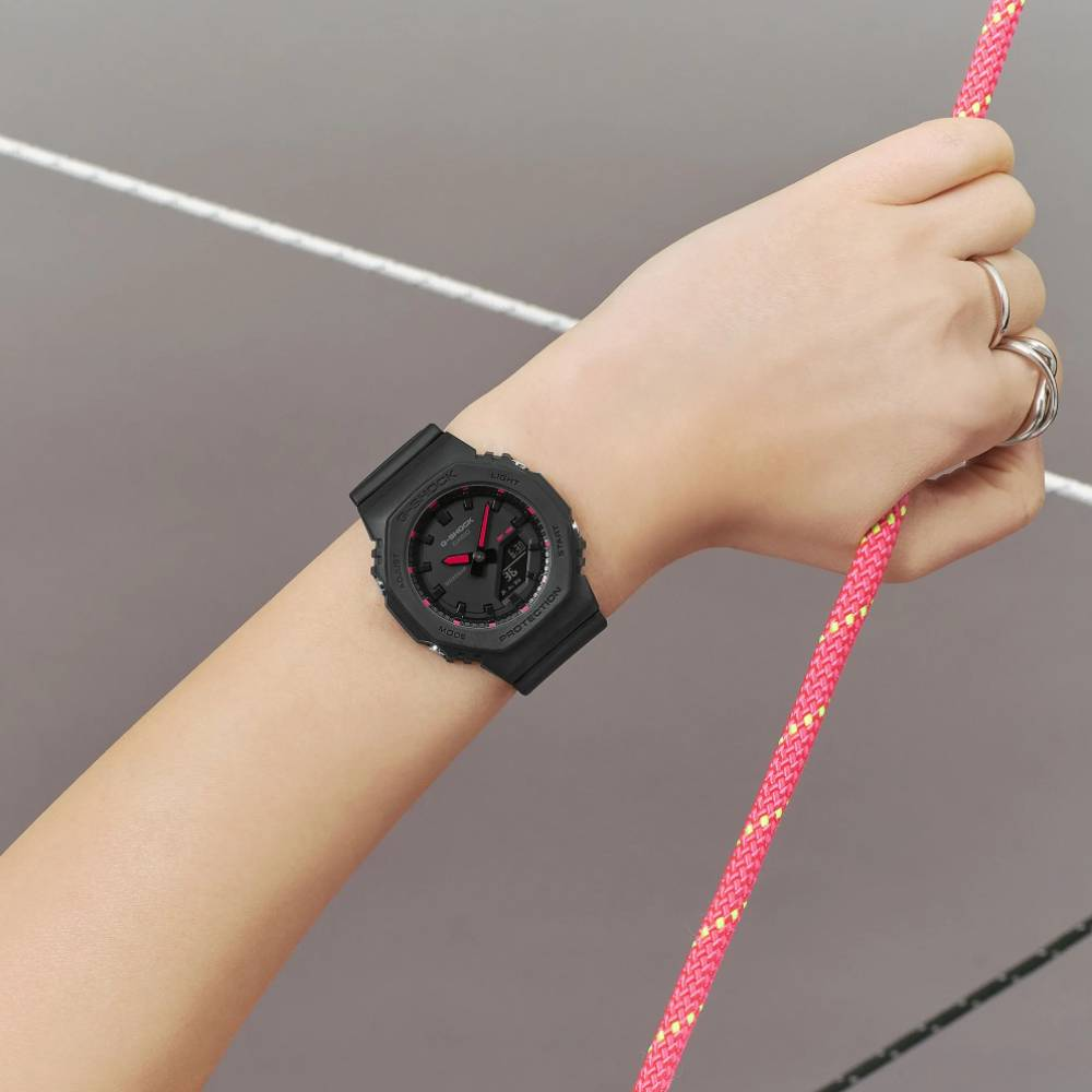 Casio GMA-P2100SA-1A1ER G-Shock - Унисекс ръчен часовник с кварцов механизъм - корпус от Полимер - Полимер - цвят Черен