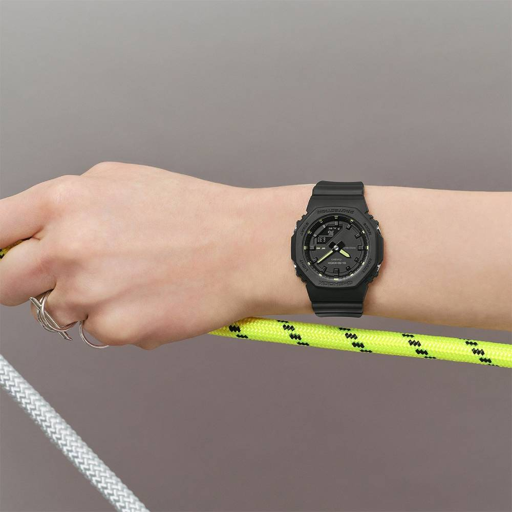 Casio GMA-P2100SA-1A2ER G-Shock - Унисекс ръчен часовник с кварцов механизъм - корпус от Полимер - Полимер - цвят Черен