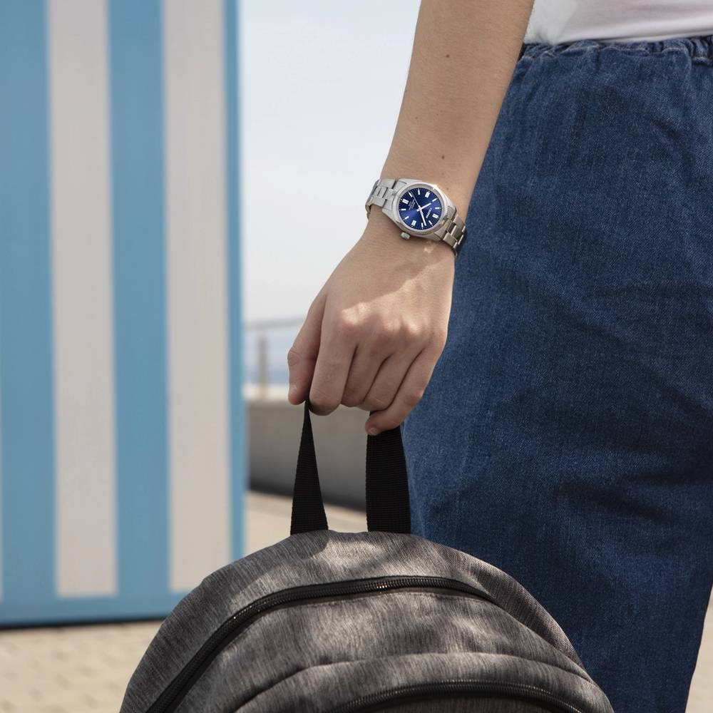 Дамски ръчен часовник с кварцов механизъм - корпус от Стомана - Стоманена верижка - цвят Син