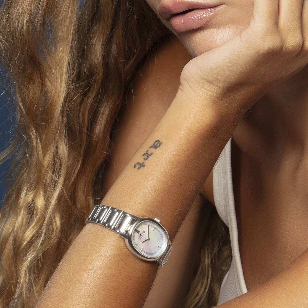 Дамски ръчен часовник с кварцов механизъм - корпус от Стомана - Стоманена верижка - цвят Седеф