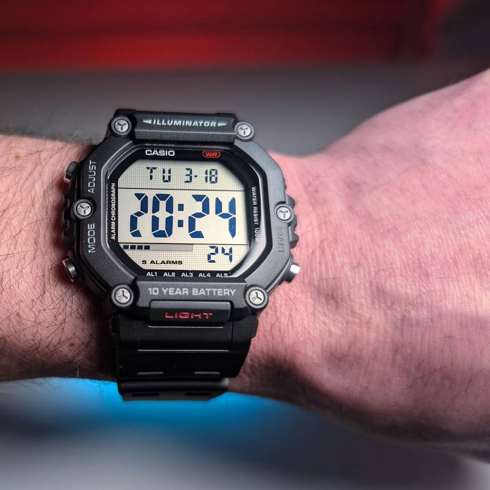 Casio AE-1600H-1AVEF Casio Collection - Мъжки ръчен часовник с кварцов механизъм - корпус от Полимер - Полимер